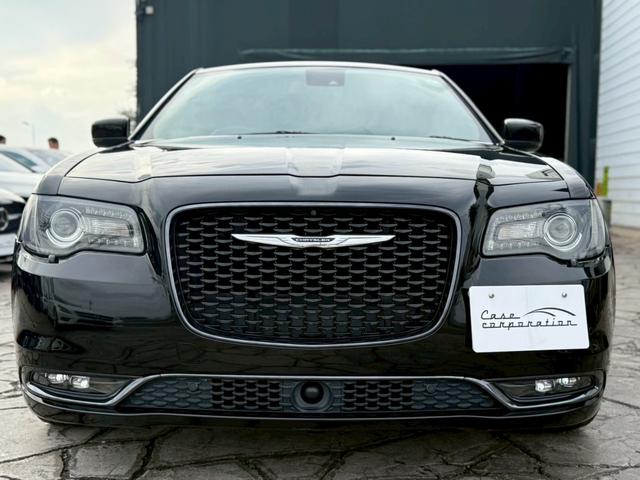 クライスラー・300 300S ワンオーナー ディーラー車 右H Beatsサウンドスピーカ純正ナビ バックカメラ テレビ ETC レーダークルーズコントロール パワーシート シートヒーター ブラックレザーシート 純正20インチAW(2枚目)