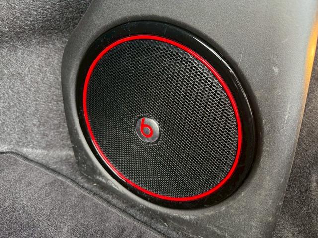 クライスラー・300 300S ワンオーナー ディーラー車 右H Beatsサウンドスピーカ純正ナビ バックカメラ テレビ ETC レーダークルーズコントロール パワーシート シートヒーター ブラックレザーシート 純正20インチAW(6枚目)
