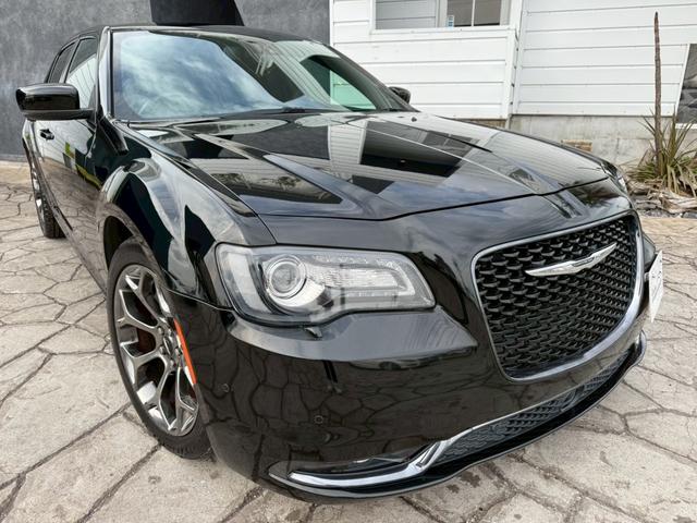 クライスラー・300 300S ワンオーナー ディーラー車 右H Beatsサウンドスピーカ純正ナビ バックカメラ テレビ ETC レーダークルーズコントロール パワーシート シートヒーター ブラックレザーシート 純正20インチAW(10枚目)