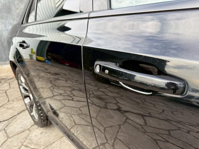 クライスラー・300 300S ワンオーナー ディーラー車 右H Beatsサウンドスピーカ純正ナビ バックカメラ テレビ ETC レーダークルーズコントロール パワーシート シートヒーター ブラックレザーシート 純正20インチAW(16枚目)