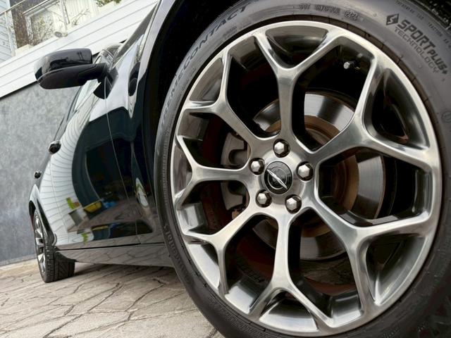 クライスラー・300 300S ワンオーナー ディーラー車 右H Beatsサウンドスピーカ純正ナビ バックカメラ テレビ ETC レーダークルーズコントロール パワーシート シートヒーター ブラックレザーシート 純正20インチAW(17枚目)