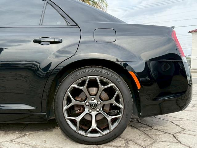 クライスラー・300 300S ワンオーナー ディーラー車 右H Beatsサウンドスピーカ純正ナビ バックカメラ テレビ ETC レーダークルーズコントロール パワーシート シートヒーター ブラックレザーシート 純正20インチAW(29枚目)