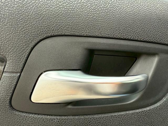 クライスラー・300 300S ワンオーナー ディーラー車 右H Beatsサウンドスピーカ純正ナビ バックカメラ テレビ ETC レーダークルーズコントロール パワーシート シートヒーター ブラックレザーシート 純正20インチAW(56枚目)