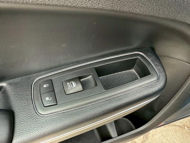 クライスラー・300 300S ワンオーナー ディーラー車 右H Beatsサウンドスピーカ純正ナビ バックカメラ テレビ ETC レーダークルーズコントロール パワーシート シートヒーター ブラックレザーシート 純正20インチAW(57枚目)