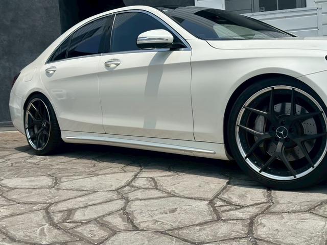 Sクラス S450エクスクルーシブ AMGライン プラス パノラミックスライディングルーフ ブルメスターサウンド ブラックレザーシート シートヒーター/ベンチレーション ヘッドアップディスプレイ レーダーセーフティPKG 全周囲カメラ 社外21インチアルミ(15枚目)