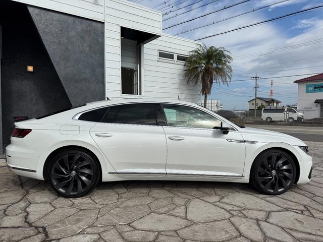 アルテオン TSI 4モーション Rラインアドバンス 右H 全周囲カメラ 純正20インチンAW アビエントライト パワーリアゲート ブラックレザーシート 全席シートヒーター パワーシート ヘッドアップディスプレイ オールインセーフティ ETC(19枚目)