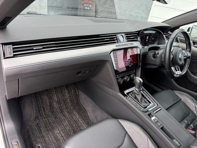 アルテオン TSI 4モーション Rラインアドバンス 右H 全周囲カメラ 純正20インチンAW アビエントライト パワーリアゲート ブラックレザーシート 全席シートヒーター パワーシート ヘッドアップディスプレイ オールインセーフティ ETC(44枚目)