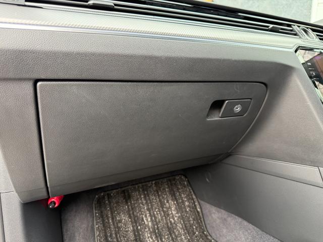 アルテオン TSI 4モーション Rラインアドバンス 右H 全周囲カメラ 純正20インチンAW アビエントライト パワーリアゲート ブラックレザーシート 全席シートヒーター パワーシート ヘッドアップディスプレイ オールインセーフティ ETC(45枚目)