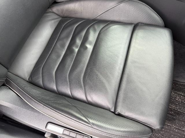 アルテオン TSI 4モーション Rラインアドバンス 右H 全周囲カメラ 純正20インチンAW アビエントライト パワーリアゲート ブラックレザーシート 全席シートヒーター パワーシート ヘッドアップディスプレイ オールインセーフティ ETC(50枚目)