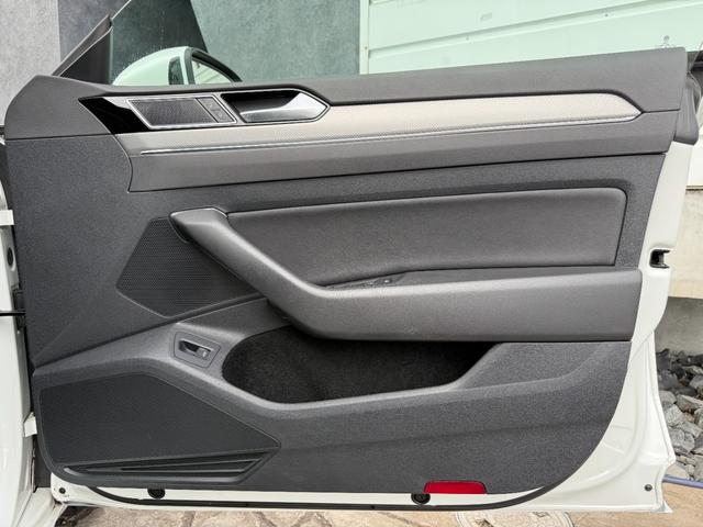 アルテオン TSI 4モーション Rラインアドバンス 右H 全周囲カメラ 純正20インチンAW アビエントライト パワーリアゲート ブラックレザーシート 全席シートヒーター パワーシート ヘッドアップディスプレイ オールインセーフティ ETC(53枚目)