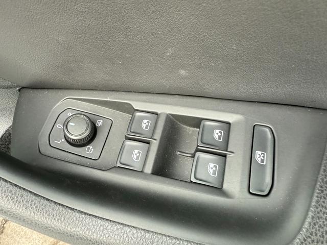 アルテオン TSI 4モーション Rラインアドバンス 右H 全周囲カメラ 純正20インチンAW アビエントライト パワーリアゲート ブラックレザーシート 全席シートヒーター パワーシート ヘッドアップディスプレイ オールインセーフティ ETC(55枚目)