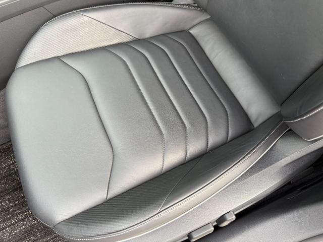 アルテオン TSI 4モーション Rラインアドバンス 右H 全周囲カメラ 純正20インチンAW アビエントライト パワーリアゲート ブラックレザーシート 全席シートヒーター パワーシート ヘッドアップディスプレイ オールインセーフティ ETC(59枚目)
