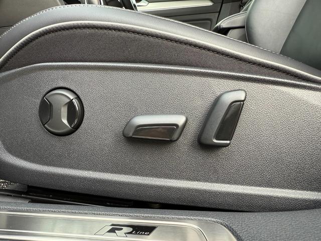 アルテオン TSI 4モーション Rラインアドバンス 右H 全周囲カメラ 純正20インチンAW アビエントライト パワーリアゲート ブラックレザーシート 全席シートヒーター パワーシート ヘッドアップディスプレイ オールインセーフティ ETC(60枚目)