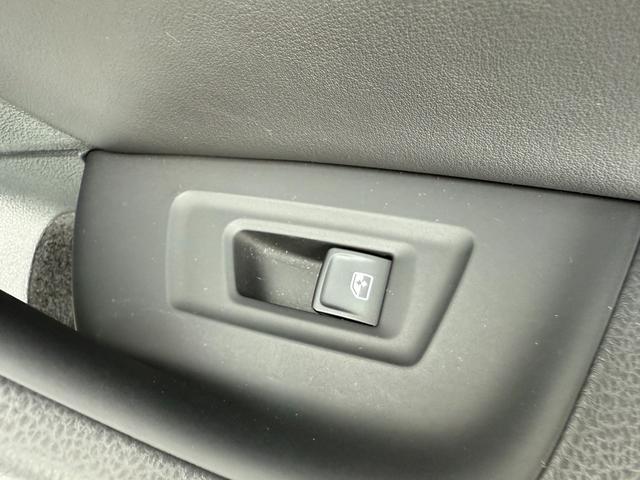 アルテオン TSI 4モーション Rラインアドバンス 右H 全周囲カメラ 純正20インチンAW アビエントライト パワーリアゲート ブラックレザーシート 全席シートヒーター パワーシート ヘッドアップディスプレイ オールインセーフティ ETC(68枚目)