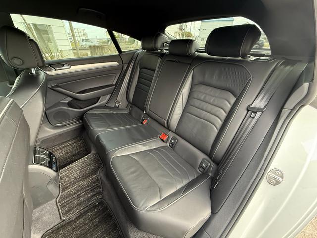 アルテオン TSI 4モーション Rラインアドバンス 右H 全周囲カメラ 純正20インチンAW アビエントライト パワーリアゲート ブラックレザーシート 全席シートヒーター パワーシート ヘッドアップディスプレイ オールインセーフティ ETC(69枚目)