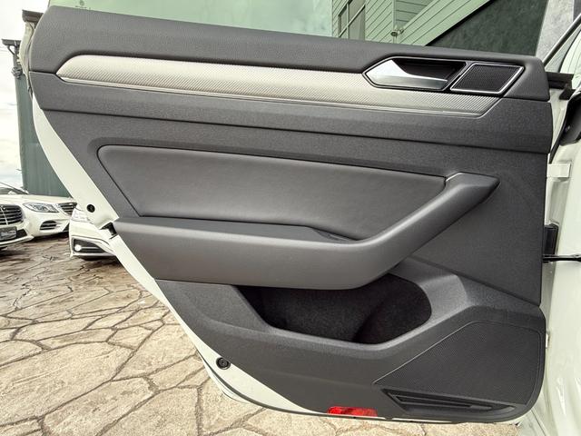 アルテオン TSI 4モーション Rラインアドバンス 右H 全周囲カメラ 純正20インチンAW アビエントライト パワーリアゲート ブラックレザーシート 全席シートヒーター パワーシート ヘッドアップディスプレイ オールインセーフティ ETC(70枚目)