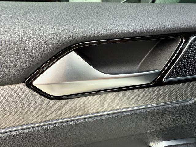 アルテオン TSI 4モーション Rラインアドバンス 右H 全周囲カメラ 純正20インチンAW アビエントライト パワーリアゲート ブラックレザーシート 全席シートヒーター パワーシート ヘッドアップディスプレイ オールインセーフティ ETC(71枚目)