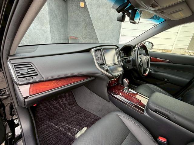 クラウンマジェスタ Fバージョン モデリスタエアロ(F/S/R) 純正18インチアルミホイール ブラインドスポットモニター 黒レザーシート LEDヘッドライト クリアランスソナー 純正ナビ バックカメラ フルセグテレビ シートヒータ-(31枚目)