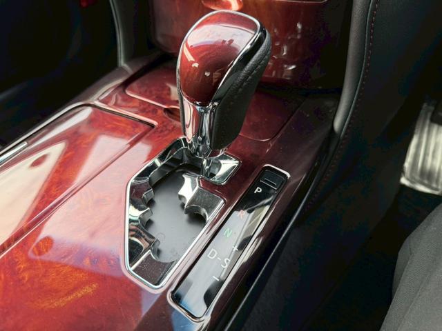 クラウンマジェスタ Fバージョン モデリスタエアロ(F/S/R) 純正18インチアルミホイール ブラインドスポットモニター 黒レザーシート LEDヘッドライト クリアランスソナー 純正ナビ バックカメラ フルセグテレビ シートヒータ-(39枚目)