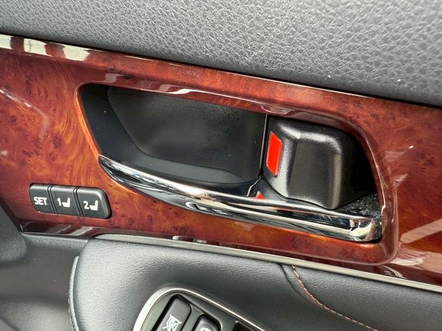 クラウンマジェスタ Fバージョン モデリスタエアロ(F/S/R) 純正18インチアルミホイール ブラインドスポットモニター 黒レザーシート LEDヘッドライト クリアランスソナー 純正ナビ バックカメラ フルセグテレビ シートヒータ-(43枚目)