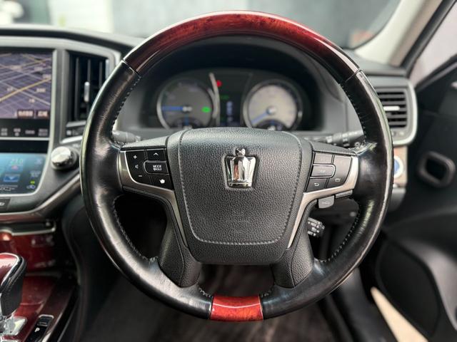 クラウンマジェスタ Fバージョン トヨタセーフティセンス 全席シートヒーター/前席シートエアコン 純正17インチAW ブラインドスポットモニター 純正ナビ バックカメラ クルーズコントロール パワーシート LEDヘッド&フォグ ETC(35枚目)