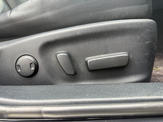 クラウンマジェスタ Fバージョン トヨタセーフティセンス 全席シートヒーター/前席シートエアコン 純正17インチAW ブラインドスポットモニター 純正ナビ バックカメラ クルーズコントロール パワーシート LEDヘッド&フォグ ETC(52枚目)