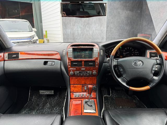 セルシオ Ｃ仕様　インテリアセレクション　オールペイント　サンルーフ　シートヒーター／エアコン　イージークルーザードア　黒革シート　エアサス　純正ナビ　バックカメラ　クルーズコントロール　純正１７インチＡＷ　パワーシート　ＥＴＣ車載器（35枚目）