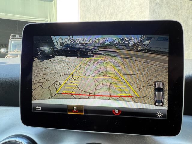 ＣＬＡクラス ＣＬＡ１８０　ＡＭＧ　スタイル　レーダーセーフティＰＫＧ　パノラミックスライディングルーフ　Ｈａｒｍａｎ／Ｋａｒｄｏｎスピーカー　ハーフレザーシート　シートヒータ　パワーシート　純正１８インチＡＷ　クルーズコントロール　Ｂカメラ（8枚目）