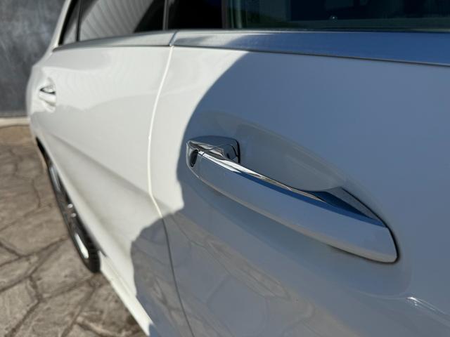 ＣＬＡクラス ＣＬＡ１８０　ＡＭＧ　スタイル　レーダーセーフティＰＫＧ　パノラミックスライディングルーフ　Ｈａｒｍａｎ／Ｋａｒｄｏｎスピーカー　ハーフレザーシート　シートヒータ　パワーシート　純正１８インチＡＷ　クルーズコントロール　Ｂカメラ（13枚目）