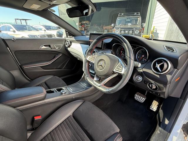 ＣＬＡクラス ＣＬＡ１８０　ＡＭＧ　スタイル　レーダーセーフティＰＫＧ　パノラミックスライディングルーフ　Ｈａｒｍａｎ／Ｋａｒｄｏｎスピーカー　ハーフレザーシート　シートヒータ　パワーシート　純正１８インチＡＷ　クルーズコントロール　Ｂカメラ（35枚目）