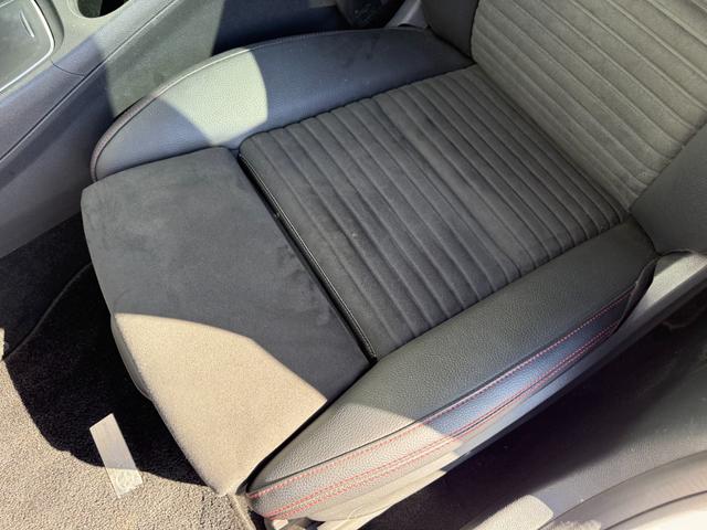 ＣＬＡクラス ＣＬＡ１８０　ＡＭＧ　スタイル　レーダーセーフティＰＫＧ　パノラミックスライディングルーフ　Ｈａｒｍａｎ／Ｋａｒｄｏｎスピーカー　ハーフレザーシート　シートヒータ　パワーシート　純正１８インチＡＷ　クルーズコントロール　Ｂカメラ（64枚目）