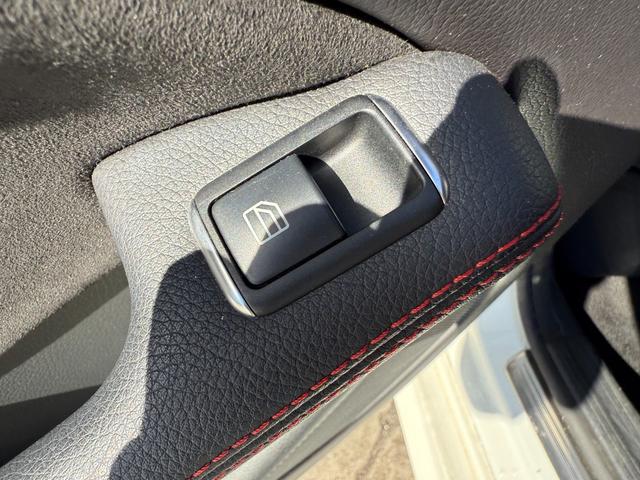 ＣＬＡクラス ＣＬＡ１８０　ＡＭＧ　スタイル　レーダーセーフティＰＫＧ　パノラミックスライディングルーフ　Ｈａｒｍａｎ／Ｋａｒｄｏｎスピーカー　ハーフレザーシート　シートヒータ　パワーシート　純正１８インチＡＷ　クルーズコントロール　Ｂカメラ（76枚目）