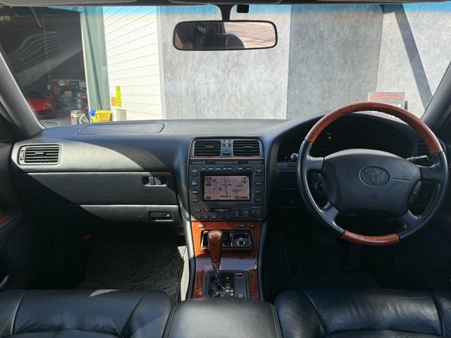 セルシオ Ａ仕様　ｅＲバージョン　サンルーフ　新品ＡＭＥ１９インチＡＷ　ビルシュタインダウンサスペンション　黒革シート　シートヒーター　クルーズコントロール　純正ナビ　パワーシート　フロントイエローフォグ　ＥＴＣ　ウッドコンビハンドル（33枚目）