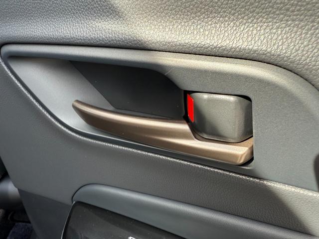 クラウンエステート Z パノラマルーフ モデリスタエアロF/S/R 黒革シート 純正12,3型ナビ 全周囲カメラ デジタルインナーミラー シートヒーター/エアコン ヘッドアップディスプレイ ETC2.0 置くだけ充電(70枚目)