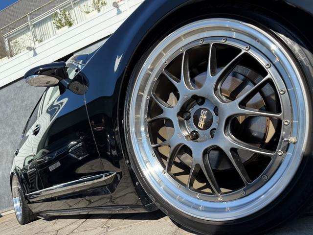 ＬＳ ＬＳ４６０　バージョンＣ　ＢＢＳ２１インチＡＷ　ＷＡＬＤエアロ（Ｆ／Ｓ／Ｒ）　黒革シート　エアサスコントローラー　ブラインドスポットモニター　シートヒーター／エアコン　バックカメラ　電動リアシェード　パワートランク　ＥＴＣ（3枚目）