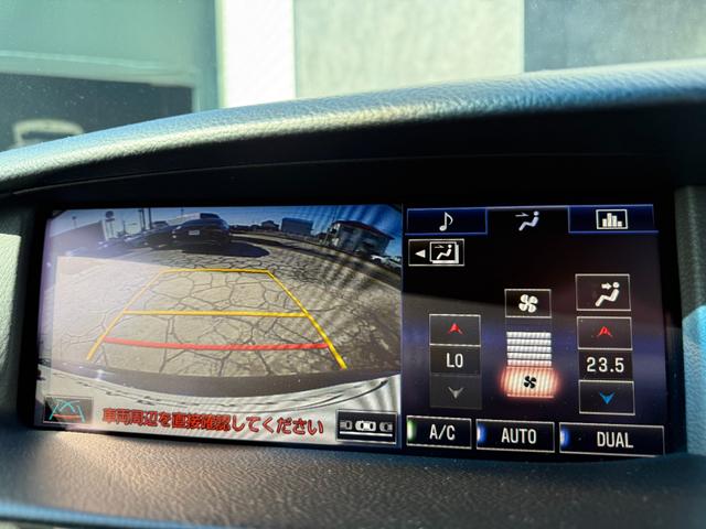 ＬＳ ＬＳ４６０　バージョンＣ　ＢＢＳ２１インチＡＷ　ＷＡＬＤエアロ（Ｆ／Ｓ／Ｒ）　黒革シート　エアサスコントローラー　ブラインドスポットモニター　シートヒーター／エアコン　バックカメラ　電動リアシェード　パワートランク　ＥＴＣ（7枚目）
