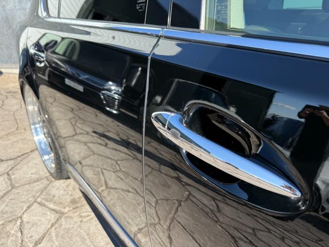 ＬＳ ＬＳ４６０　バージョンＣ　ＢＢＳ２１インチＡＷ　ＷＡＬＤエアロ（Ｆ／Ｓ／Ｒ）　黒革シート　エアサスコントローラー　ブラインドスポットモニター　シートヒーター／エアコン　バックカメラ　電動リアシェード　パワートランク　ＥＴＣ（12枚目）