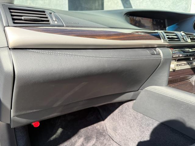 ＬＳ ＬＳ４６０　バージョンＣ　ＢＢＳ２１インチＡＷ　ＷＡＬＤエアロ（Ｆ／Ｓ／Ｒ）　黒革シート　エアサスコントローラー　ブラインドスポットモニター　シートヒーター／エアコン　バックカメラ　電動リアシェード　パワートランク　ＥＴＣ（48枚目）