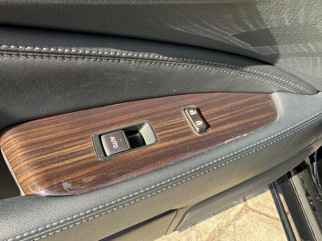 ＬＳ ＬＳ４６０　バージョンＣ　ＢＢＳ２１インチＡＷ　ＷＡＬＤエアロ（Ｆ／Ｓ／Ｒ）　黒革シート　エアサスコントローラー　ブラインドスポットモニター　シートヒーター／エアコン　バックカメラ　電動リアシェード　パワートランク　ＥＴＣ（67枚目）