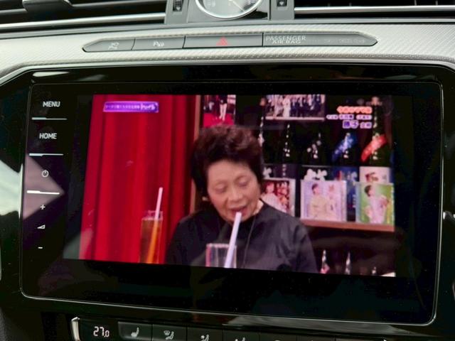 アルテオン ＴＳＩ　４モーション　Ｒラインアドバンス　ナビ　フルセグテレビ　パノラミックビューモニター　ＬＥＤヘッドライト　純正２０インチアルミホイール　アンビエントライト　パワーリアゲート　シートヒーター　ヘッドアップディスプレイ　オールインセーフティ（8枚目）