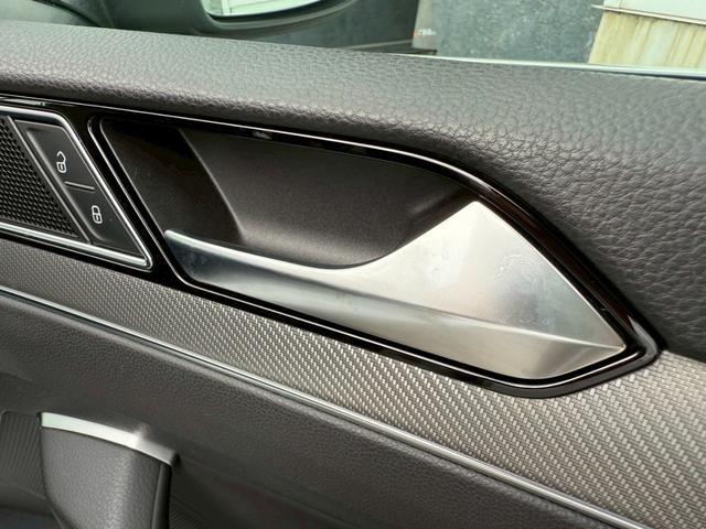 アルテオン ＴＳＩ　４モーション　Ｒラインアドバンス　ナビ　フルセグテレビ　パノラミックビューモニター　ＬＥＤヘッドライト　純正２０インチアルミホイール　アンビエントライト　パワーリアゲート　シートヒーター　ヘッドアップディスプレイ　オールインセーフティ（22枚目）