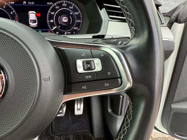 アルテオン ＴＳＩ　４モーション　Ｒラインアドバンス　ナビ　フルセグテレビ　パノラミックビューモニター　ＬＥＤヘッドライト　純正２０インチアルミホイール　アンビエントライト　パワーリアゲート　シートヒーター　ヘッドアップディスプレイ　オールインセーフティ（24枚目）