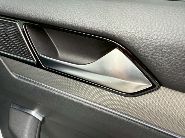 アルテオン ＴＳＩ　４モーション　Ｒラインアドバンス　ナビ　フルセグテレビ　パノラミックビューモニター　ＬＥＤヘッドライト　純正２０インチアルミホイール　アンビエントライト　パワーリアゲート　シートヒーター　ヘッドアップディスプレイ　オールインセーフティ（44枚目）