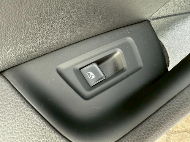 アルテオン ＴＳＩ　４モーション　Ｒラインアドバンス　ナビ　フルセグテレビ　パノラミックビューモニター　ＬＥＤヘッドライト　純正２０インチアルミホイール　アンビエントライト　パワーリアゲート　シートヒーター　ヘッドアップディスプレイ　オールインセーフティ（45枚目）