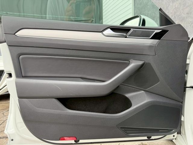 アルテオン ＴＳＩ　４モーション　Ｒラインアドバンス　ナビ　フルセグテレビ　パノラミックビューモニター　ＬＥＤヘッドライト　純正２０インチアルミホイール　アンビエントライト　パワーリアゲート　シートヒーター　ヘッドアップディスプレイ　オールインセーフティ（52枚目）