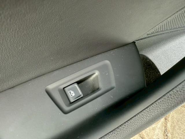 アルテオン ＴＳＩ　４モーション　Ｒラインアドバンス　ナビ　フルセグテレビ　パノラミックビューモニター　ＬＥＤヘッドライト　純正２０インチアルミホイール　アンビエントライト　パワーリアゲート　シートヒーター　ヘッドアップディスプレイ　オールインセーフティ（61枚目）