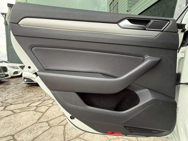 アルテオン ＴＳＩ　４モーション　Ｒラインアドバンス　ナビ　フルセグテレビ　パノラミックビューモニター　ＬＥＤヘッドライト　純正２０インチアルミホイール　アンビエントライト　パワーリアゲート　シートヒーター　ヘッドアップディスプレイ　オールインセーフティ（63枚目）
