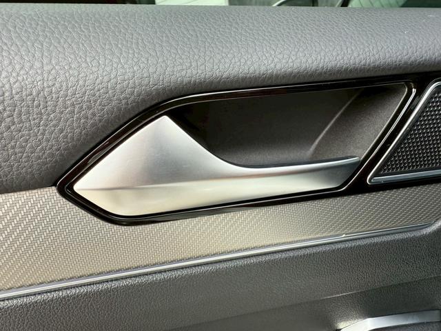 アルテオン ＴＳＩ　４モーション　Ｒラインアドバンス　ナビ　フルセグテレビ　パノラミックビューモニター　ＬＥＤヘッドライト　純正２０インチアルミホイール　アンビエントライト　パワーリアゲート　シートヒーター　ヘッドアップディスプレイ　オールインセーフティ（69枚目）