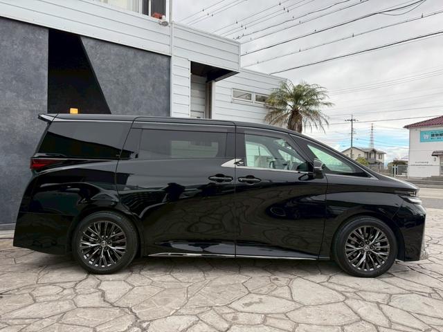 ヴェルファイアハイブリッド Ｚ　プレミア　左右独立ムーンルーフ　ユニバーサルステップ　トヨタチームメイト　純正１４インチナビ　パノラミックビューモニター　ヘッドアップディスプレイ　両側パワースライドドア　純正１９インチＡＷ　ＥＴＣ２．０（19枚目）