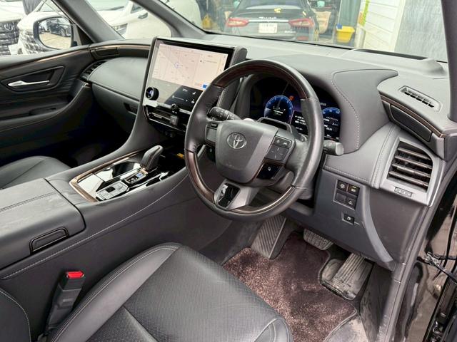 ヴェルファイアハイブリッド Ｚ　プレミア　左右独立ムーンルーフ　ユニバーサルステップ　トヨタチームメイト　純正１４インチナビ　パノラミックビューモニター　ヘッドアップディスプレイ　両側パワースライドドア　純正１９インチＡＷ　ＥＴＣ２．０（30枚目）